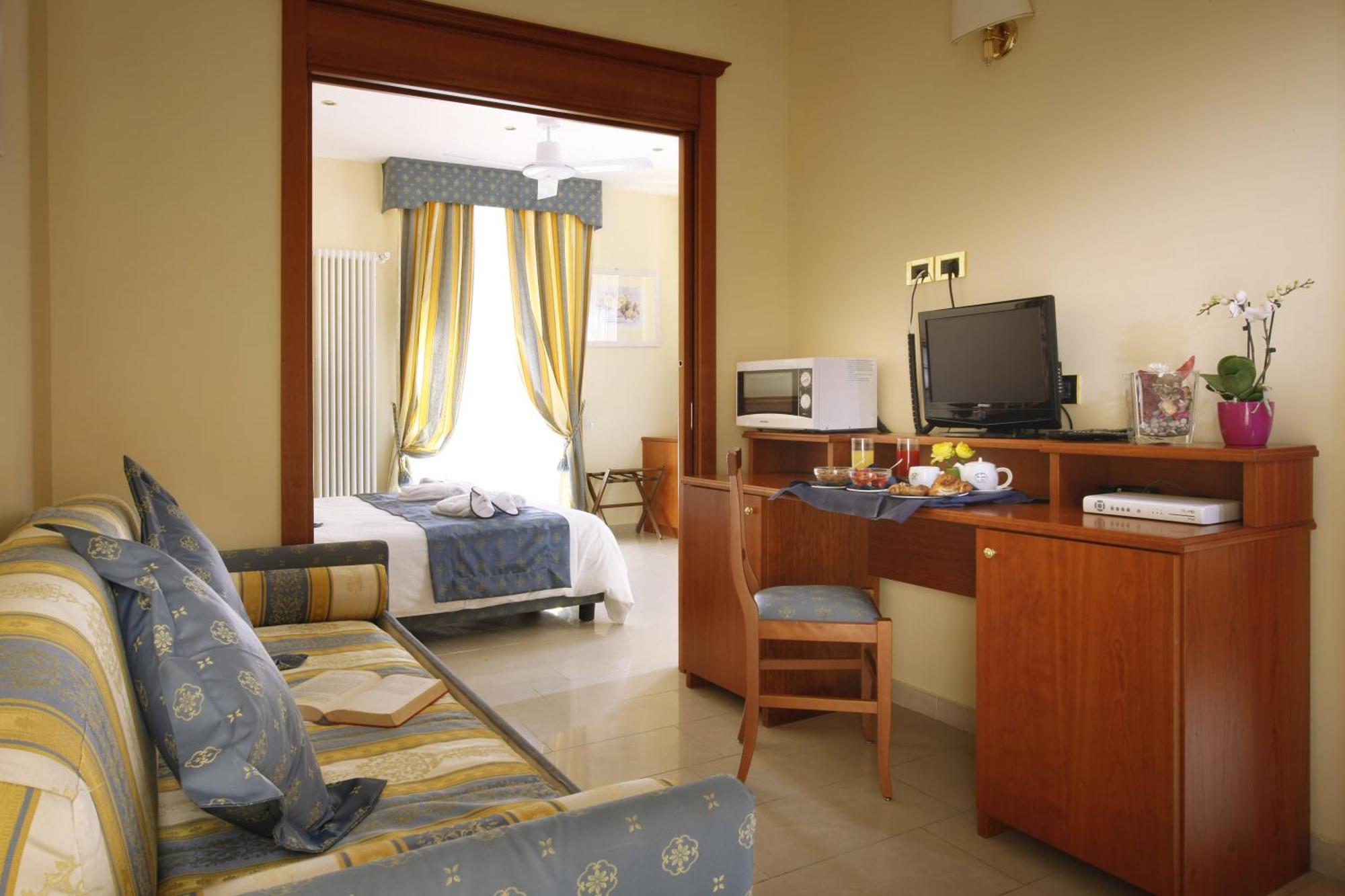 Hotel Ristorante Toscana Alassio Rum bild